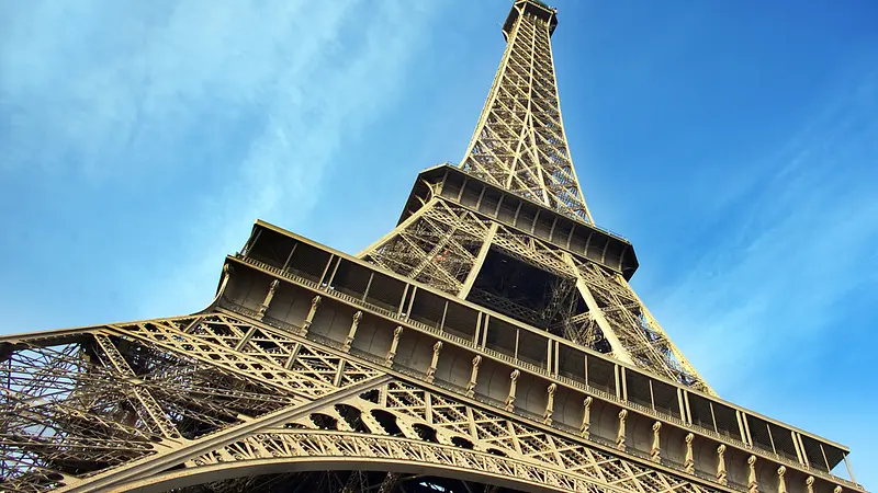 The Eiffel Tower Grows Taller In Summer Heat